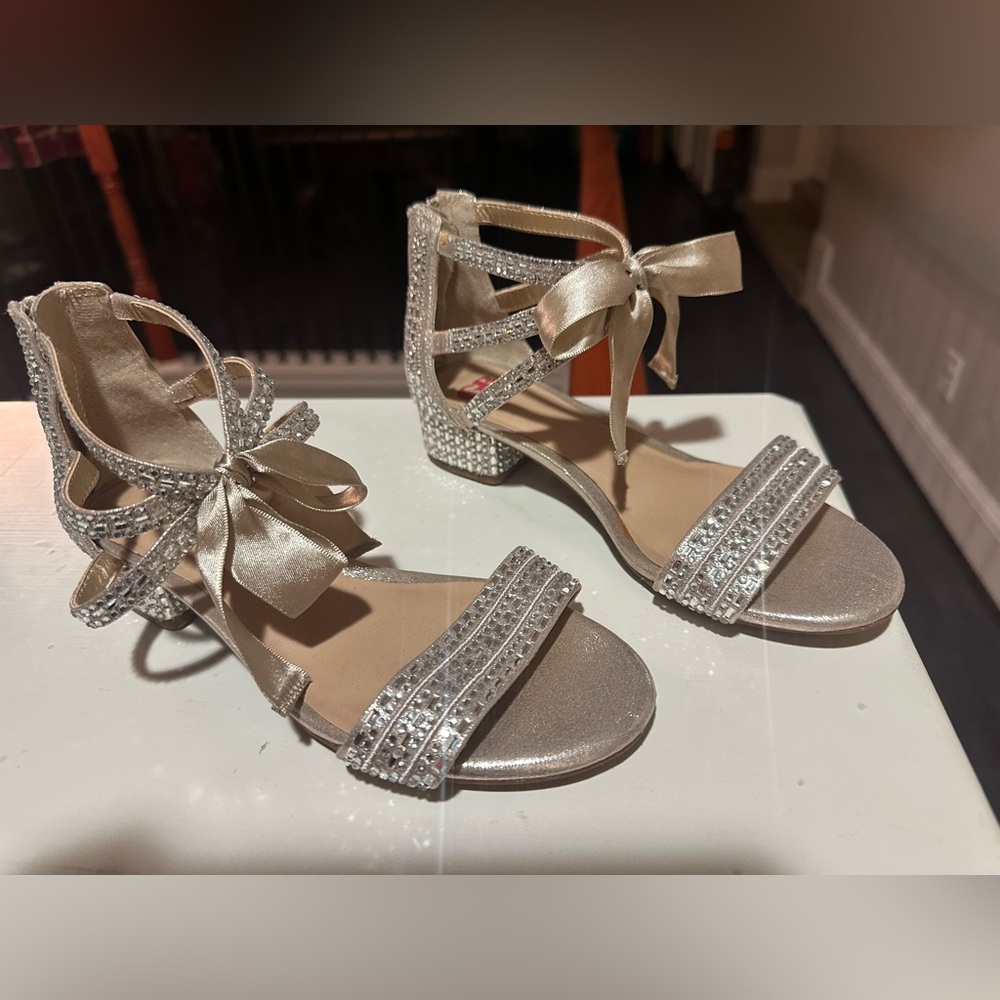 GB girls dress shoes - size 3